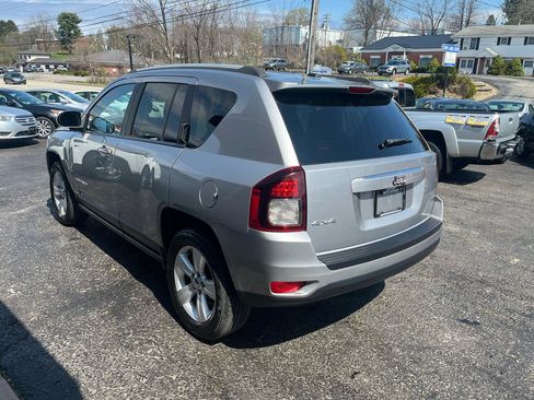 Used 2017 Jeep Compass Latitude image 8
