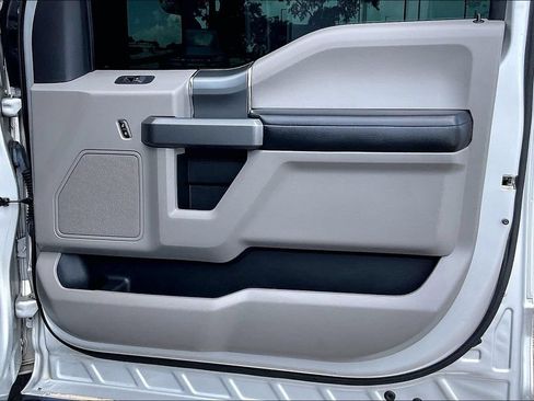 Used 2016 Ford F150 XLT w/ Equipment Group 302A Luxury RWD image 29