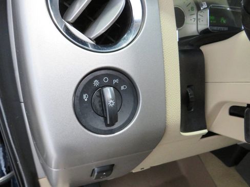 Used 2012 Ford Expedition XLT image 27