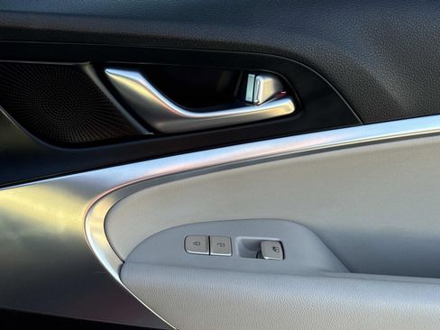 Used 2023 Genesis G70 2.0T image 14