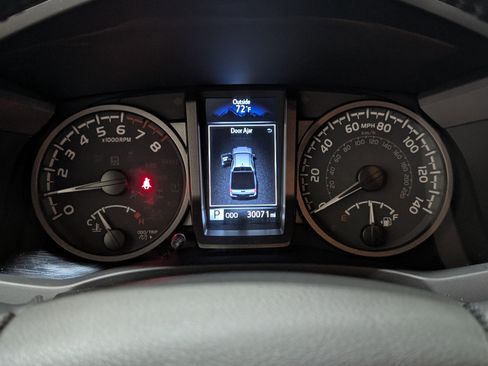 Used 2023 Toyota Tacoma TRD Off-Road AWD/4WD image 16