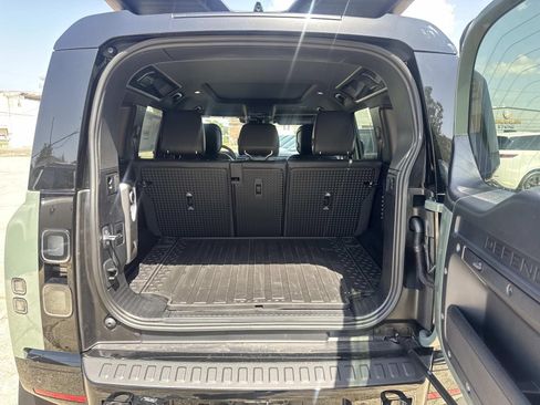 New 2026 Land Rover Defender 110 AWD/4WD image 7