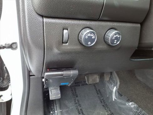 Used 2017 Chevrolet Colorado LT image 32