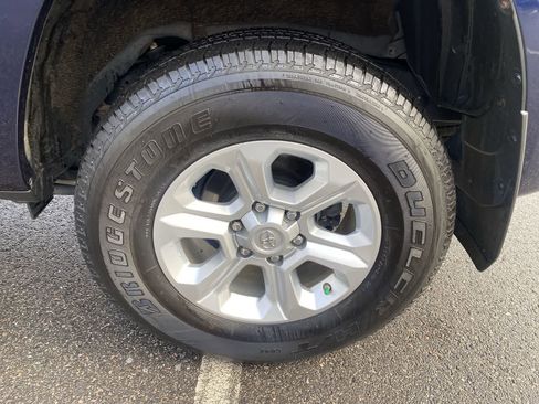 Used 2020 Toyota 4Runner SR5 image 14