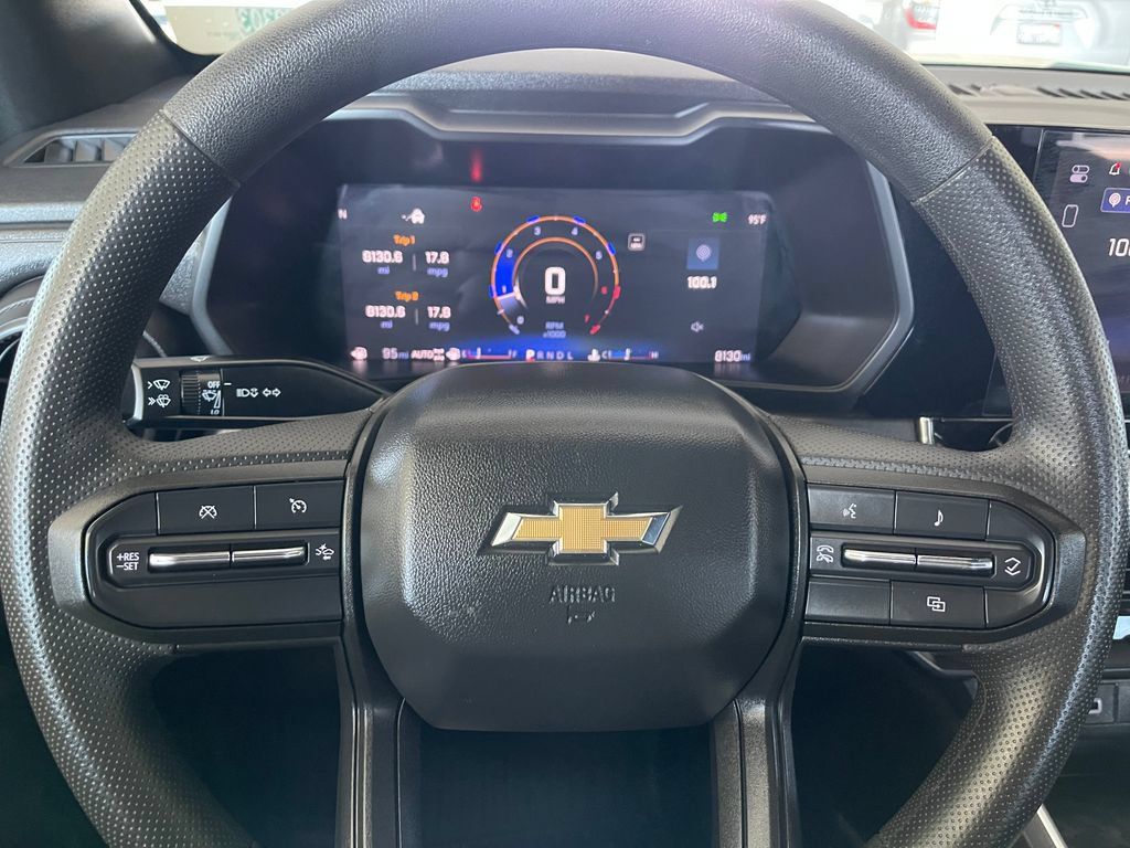 Used 2025 Chevrolet Colorado W/T AWD/4WD image 15