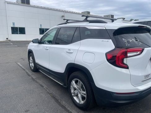 Used 2022 GMC Terrain SLE w/ Driver Convenience Package AWD/4WD image 3