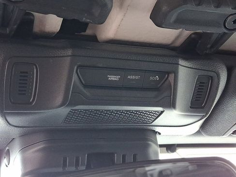 Used 2025 Jeep Wrangler Unlimited Rubicon image 32