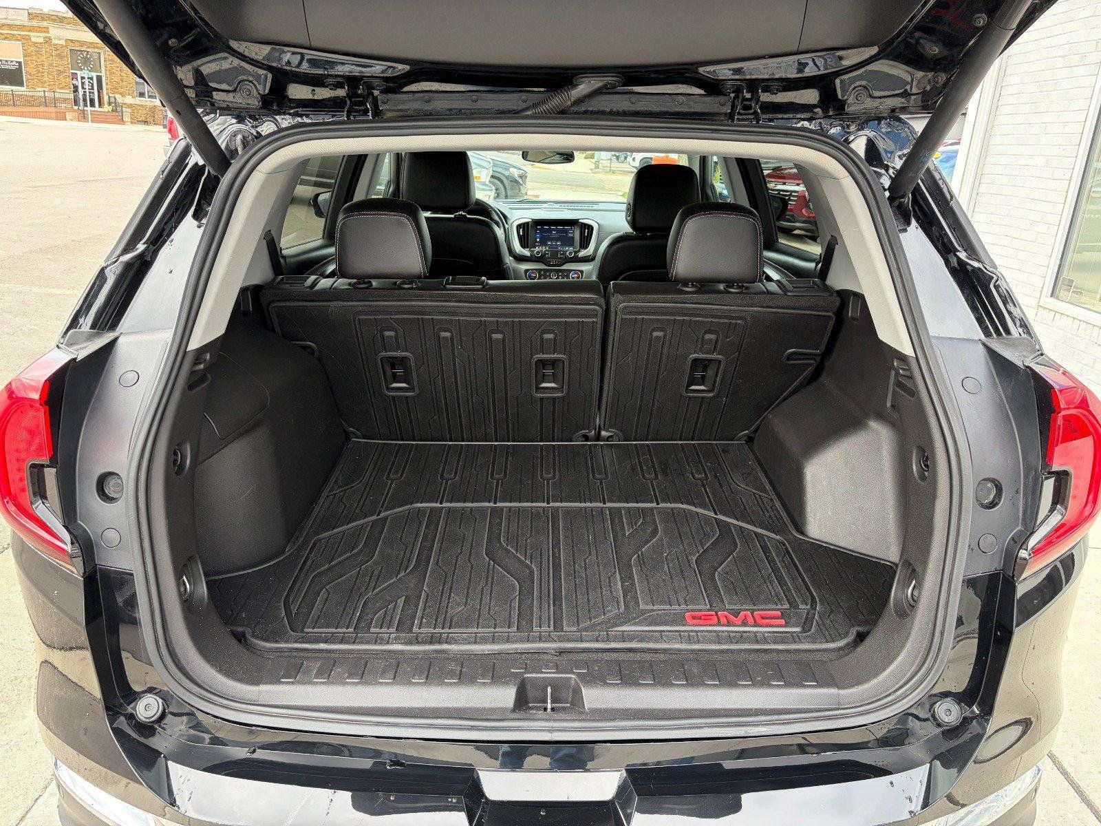 Used 2022 GMC Terrain SLT w/ Infotainment Package II AWD/4WD image 20