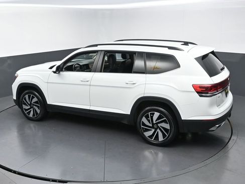 Used 2025 Volkswagen Atlas SE AWD/4WD image 42