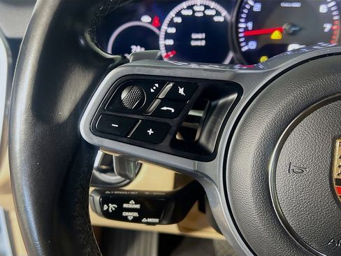Used 2020 Porsche Cayenne image 17
