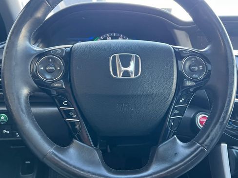 Used 2017 Honda Accord Touring image 28