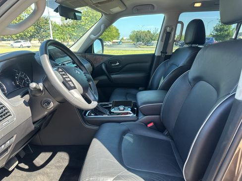 Used 2023 INFINITI QX80 Premium Select w/ All-Season Package RWD image 18