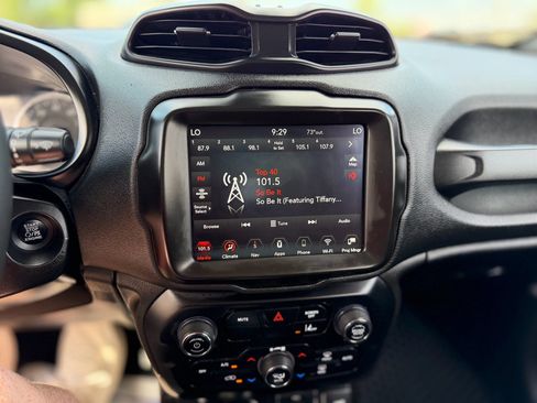 Used 2022 Jeep Renegade Latitude AWD/4WD image 35