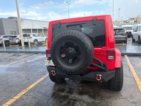 Used 2015 Jeep Wrangler Unlimited Sahara w/ Max Tow Package AWD/4WD image 5