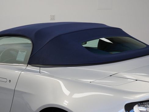 Used 2017 Aston Martin V12 Vantage S RWD image 16