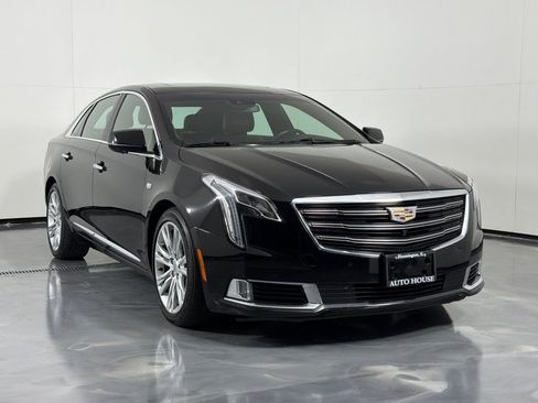 Used 2018 Cadillac XTS Luxury w/ Driver Awareness Package AWD/4WD image 3