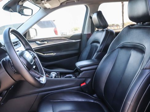 Used 2021 Jeep Grand Cherokee L Limited AWD/4WD image 21