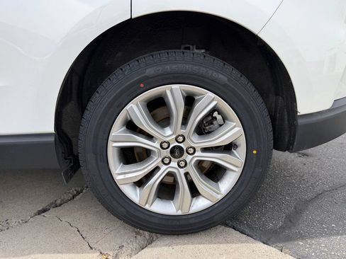 Used 2023 Ford Edge Titanium w/ Equipment Group 301A AWD/4WD image 10