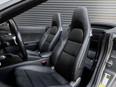 Used 2016 Porsche 911 Carrera S image 5