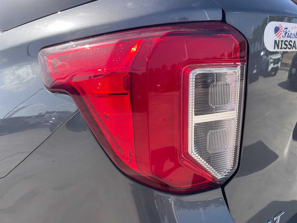Used 2024 Ford Explorer XLT RWD image 7