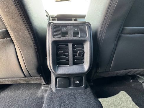 Used 2025 Ford Bronco Outer Banks AWD/4WD image 32