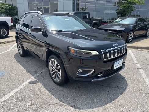 Used 2019 Jeep Cherokee Overland AWD/4WD image 7
