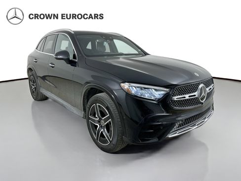 Used 2023 Mercedes-Benz GLC 300 4MATIC image 3