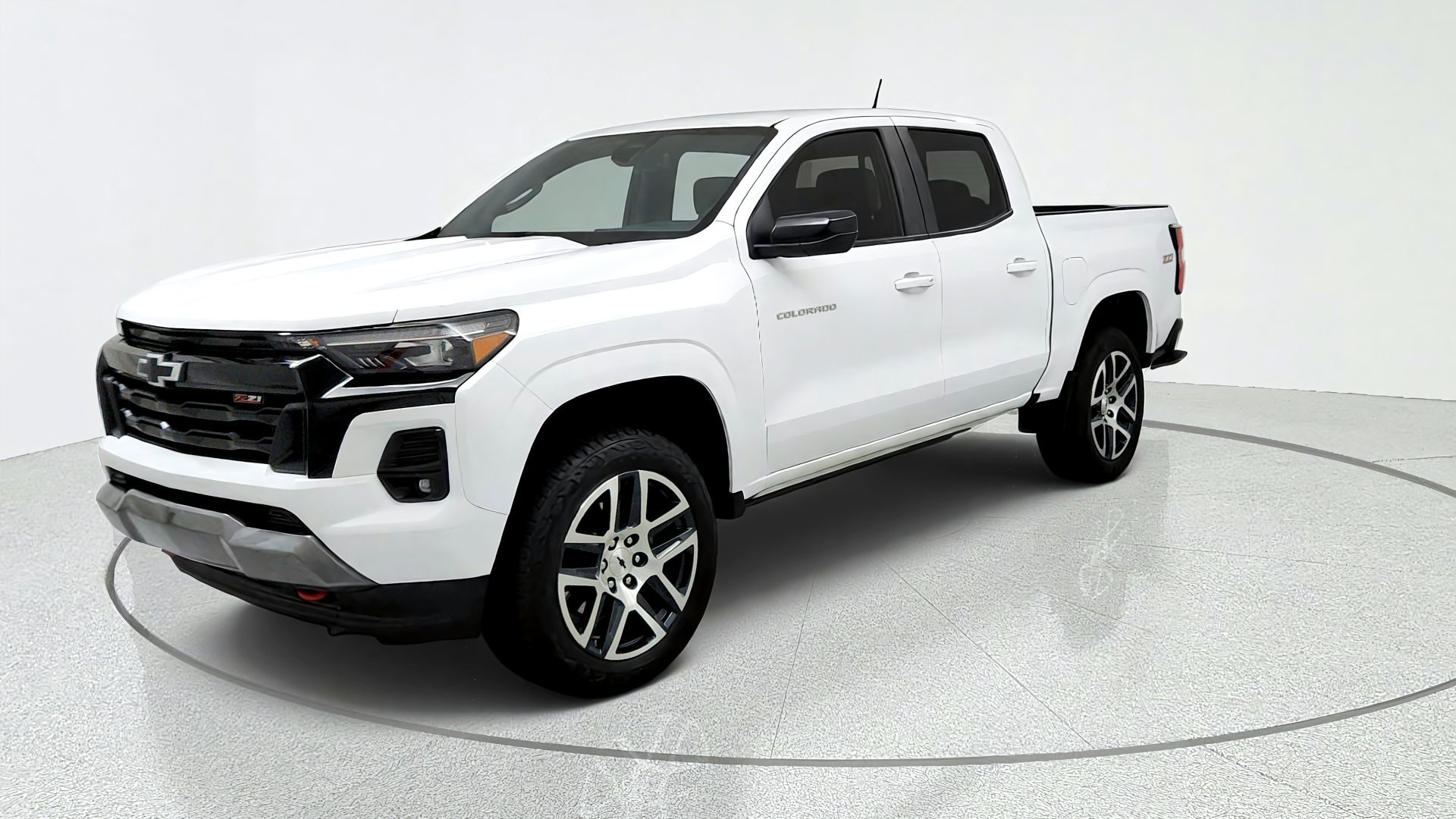 Used 2024 Chevrolet Colorado Z71 AWD/4WD image 1