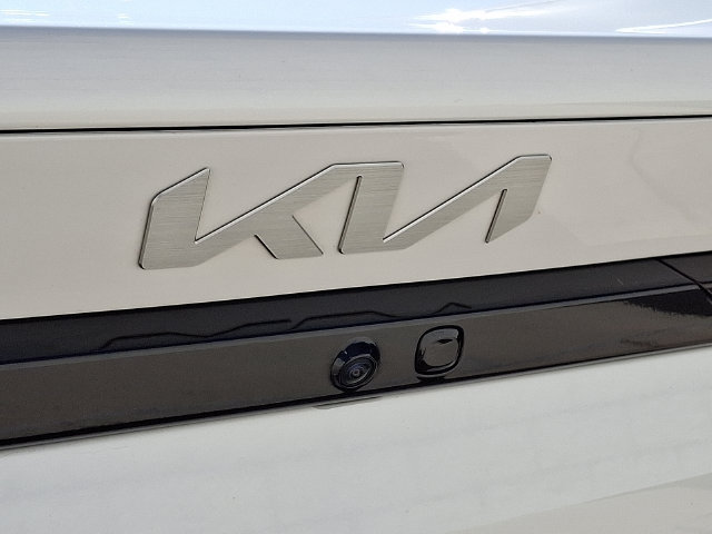 Used 2025 Kia K4 GT-Line w/ GT-Line Premium Package FWD image 8