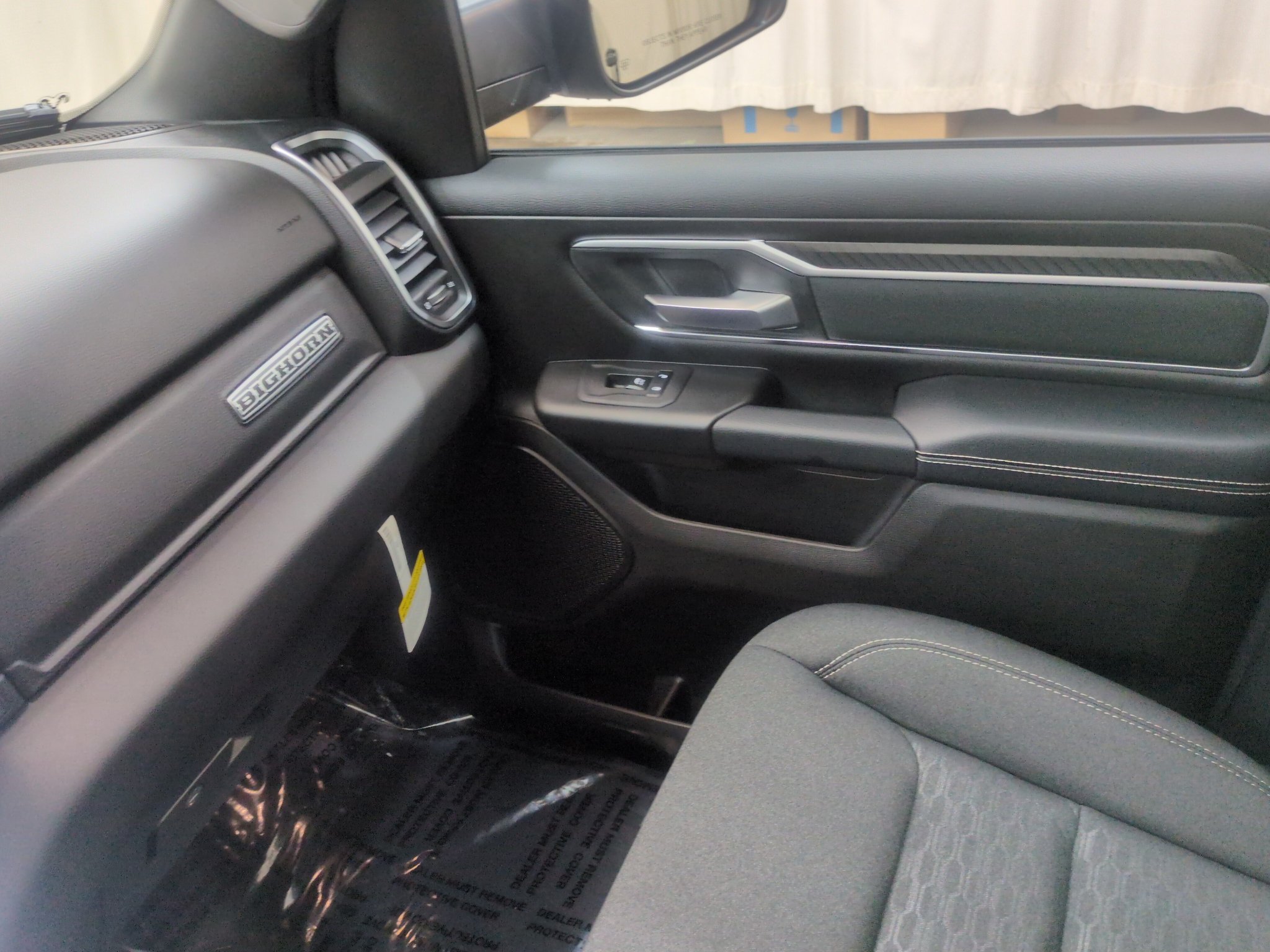 New 2027 RAM 1500 4x4 Crew Cab image 15