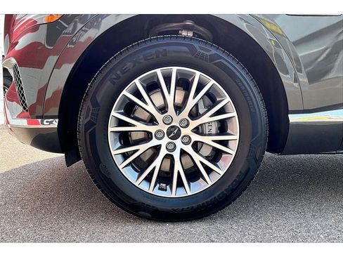 Used 2025 Genesis GV80 2.5T Standard AWD/4WD image 9