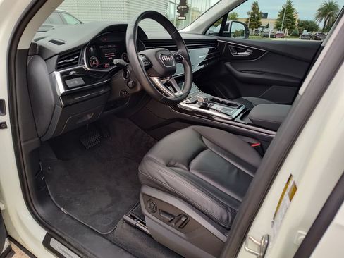 Used 2021 Audi Q7 2.0T Premium Plus w/ Premium Plus Package AWD/4WD image 2