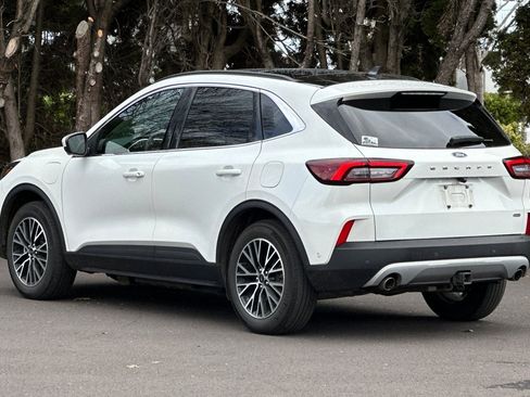 Used 2023 Ford Escape SE w/ PHEV Premium Package image 6