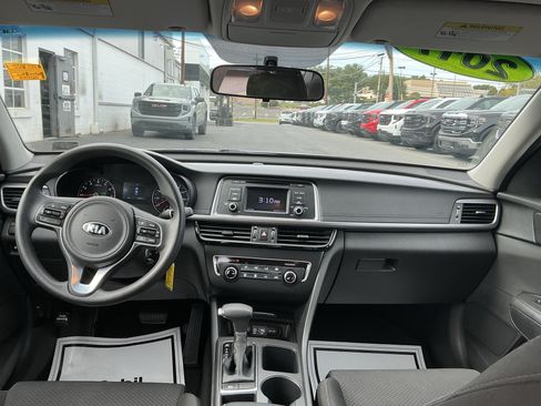 Used 2017 Kia Optima LX w/ Driver Convenience Package FWD image 11