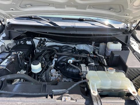 Used 2018 Nissan NV 2500 SV image 17