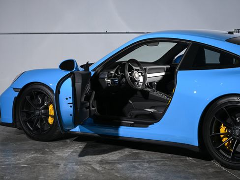 Used 2018 Porsche 911 GT3 RWD image 13
