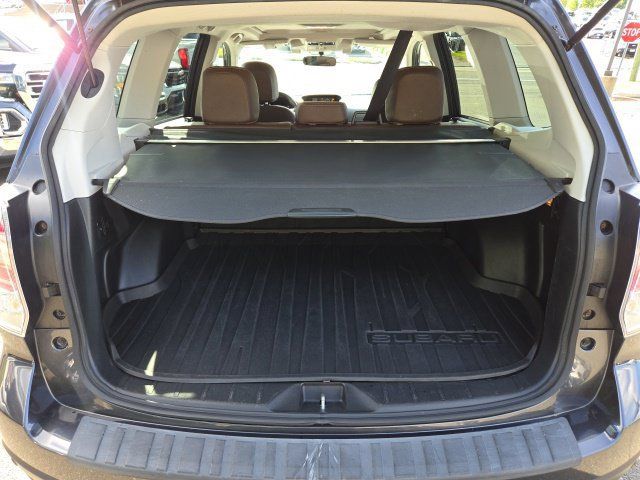 Used 2018 Subaru Forester 2.5i Touring AWD/4WD image 10