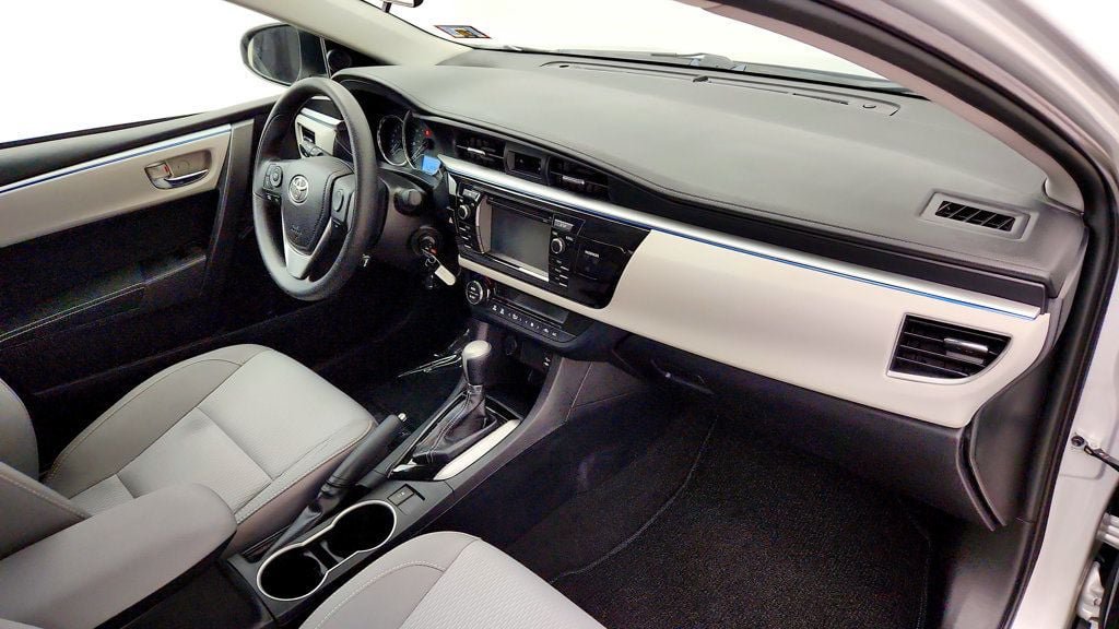 Used 2016 Toyota Corolla LE FWD image 24
