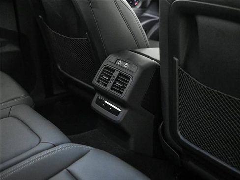 Certified 2025 Audi Q5 Premium w/ Convenience Package AWD/4WD image 18