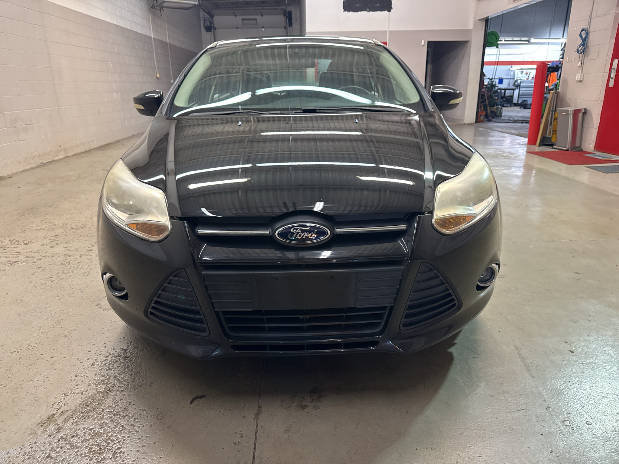 Used 2014 Ford Focus SE w/ Equipment Group 201A FWD image 2