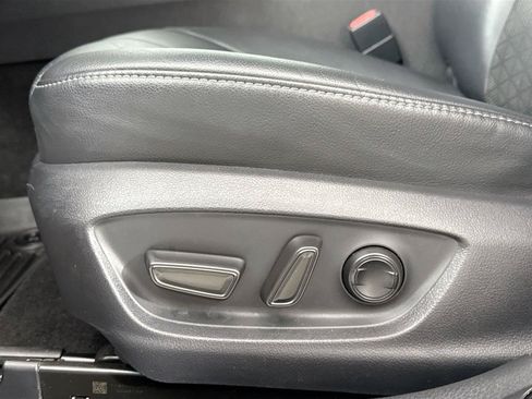 Used 2018 Toyota Camry XSE FWD image 28