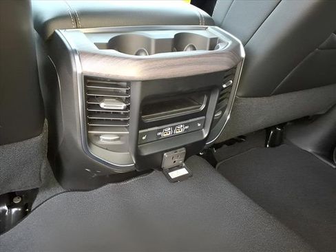 New 2026 RAM 2500 Laramie AWD/4WD image 8