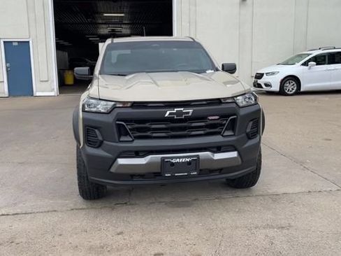 Used 2024 Chevrolet Colorado Trail Boss AWD/4WD image 3