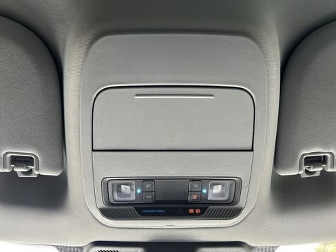Used 2025 Ford F250 XLT w/ FX4 Off-Road Package AWD/4WD image 18