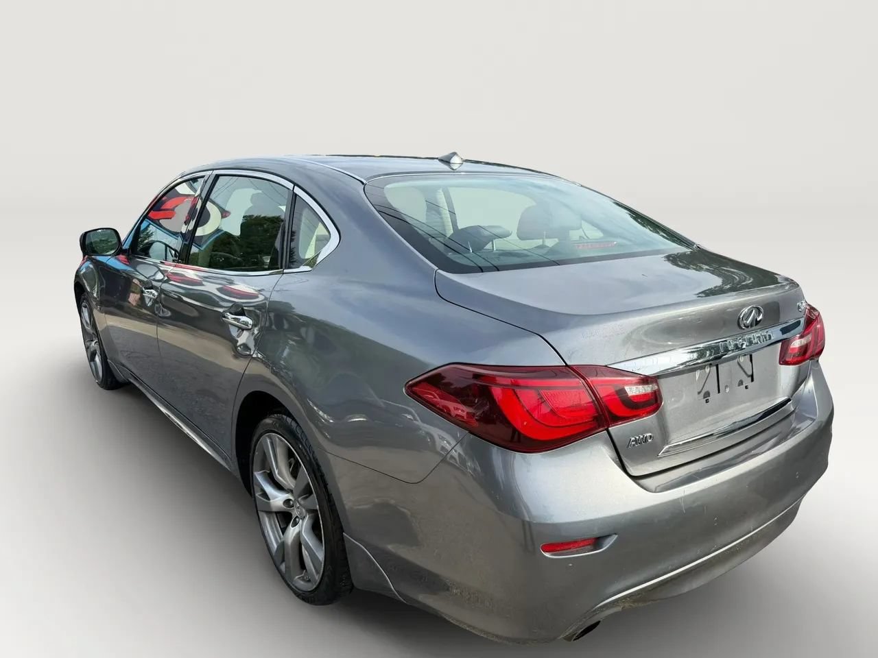 Used 2017 INFINITI Q70 L 3.7 AWD/4WD image 5