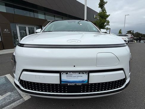 Certified 2025 Hyundai Kona Limited FWD image 8