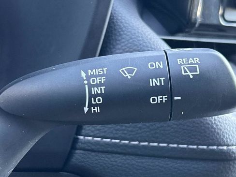 Used 2021 Toyota RAV4 LE AWD/4WD image 29