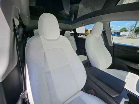 Used 2024 Tesla Model Y Long Range RWD image 56