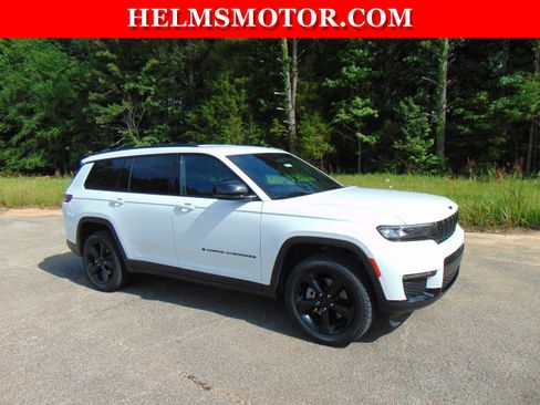 Certified 2024 Jeep Grand Cherokee L Limited w/ Black Appearance Package AWD/4WD image 9