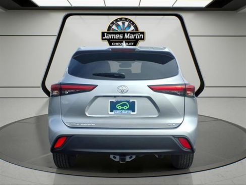 Used 2022 Toyota Highlander XLE image 5